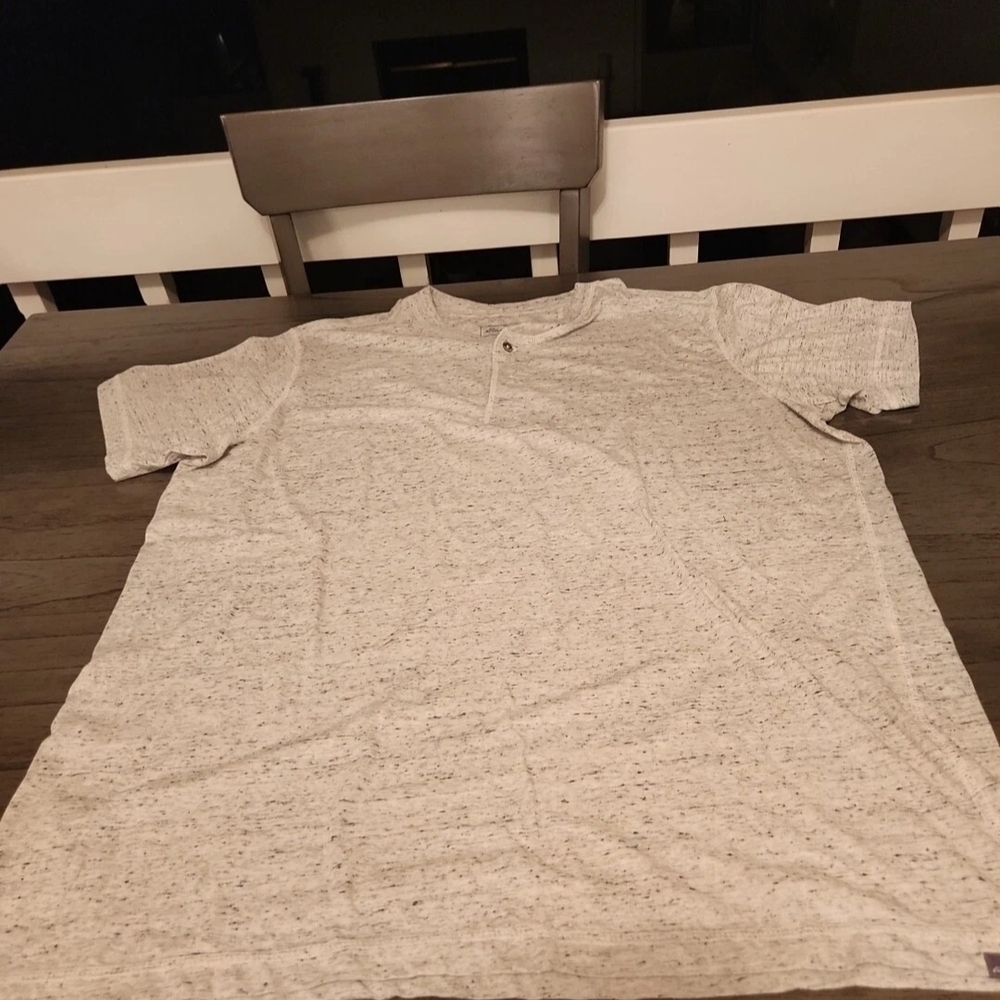 Eddie Bauer Black and White Speckled Henley